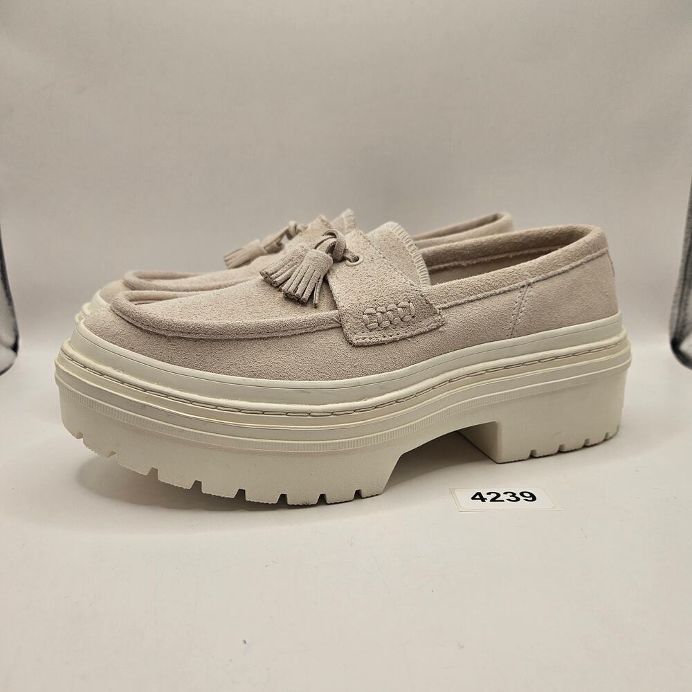 CONVERSE WOMEN'S 9 ALL STAR LUGGED HEEL LOAFER PLATFORM SUEDE TASSEL A15553C
